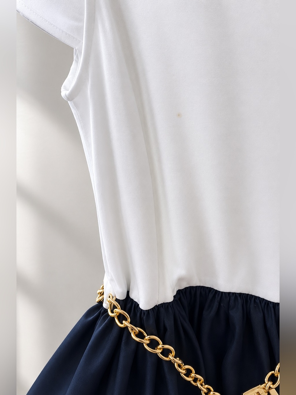 Monnalisa Girls Jersey Dress Size 10 Navy White Gold Chain Belt - Picture 7 of 7
